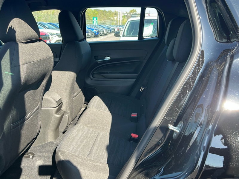 Jeep Avenger nuova a Roma (13)