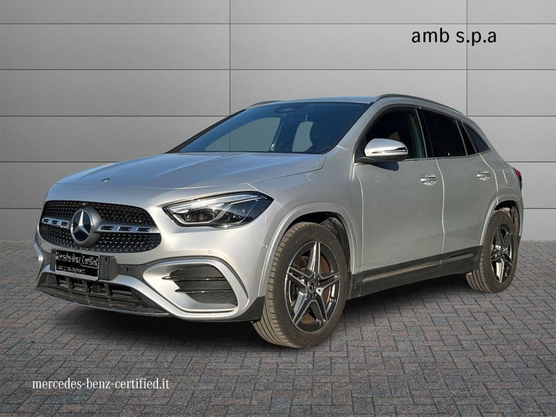 Mercedes-Benz GLA SUV usata a Napoli