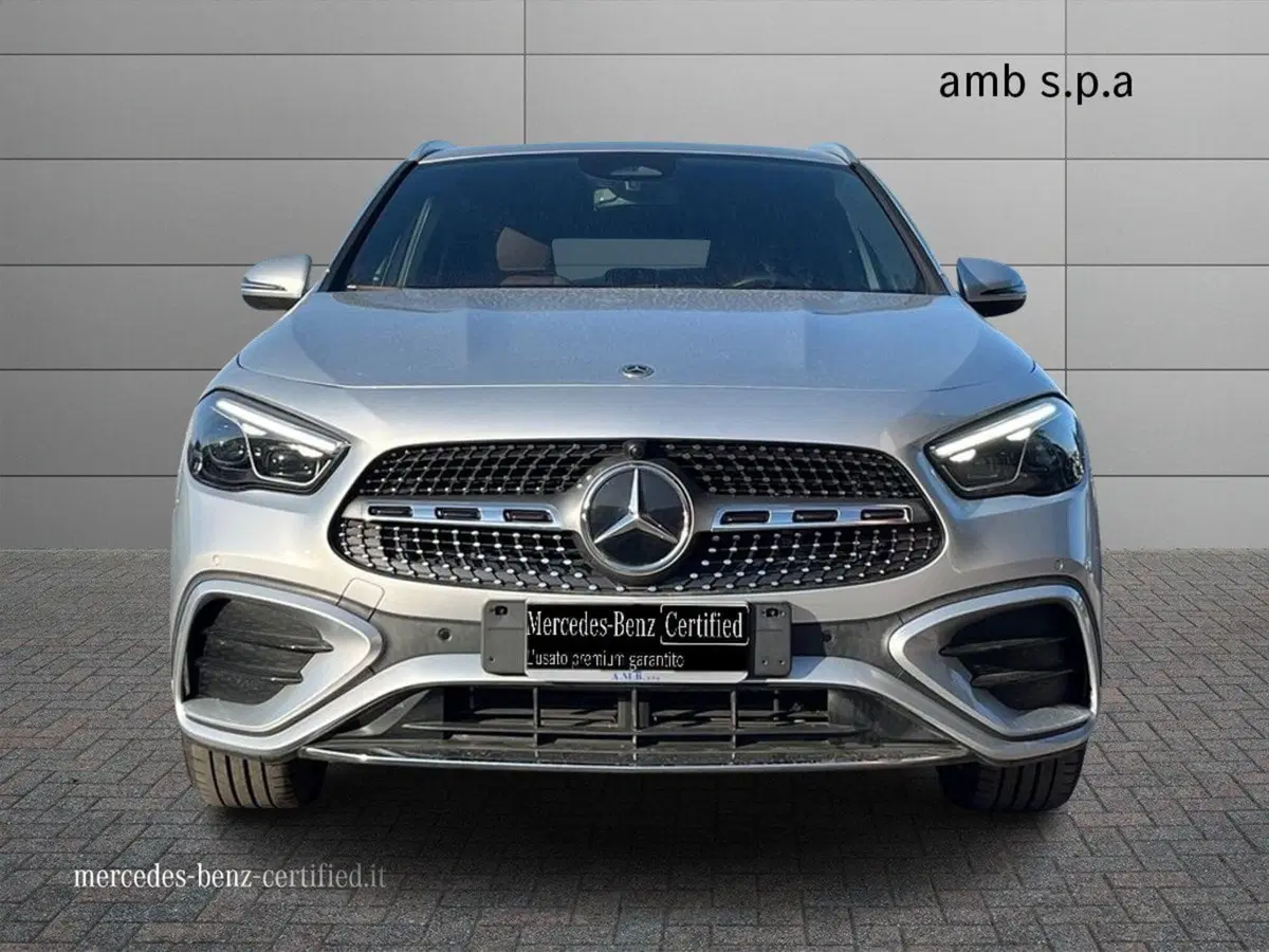 Mercedes-Benz GLA SUV usata a Napoli (3)