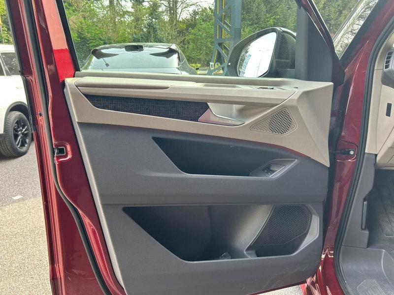 Volkswagen Multivan usata a Novara (4)