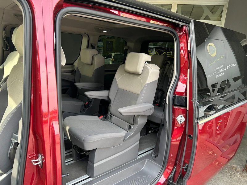 Volkswagen Multivan usata a Novara (6)