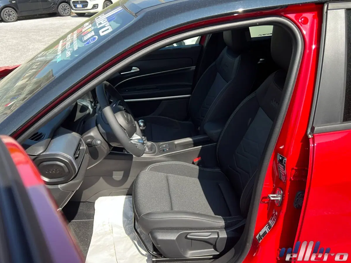 Jeep Avenger nuova a Cuneo (17)
