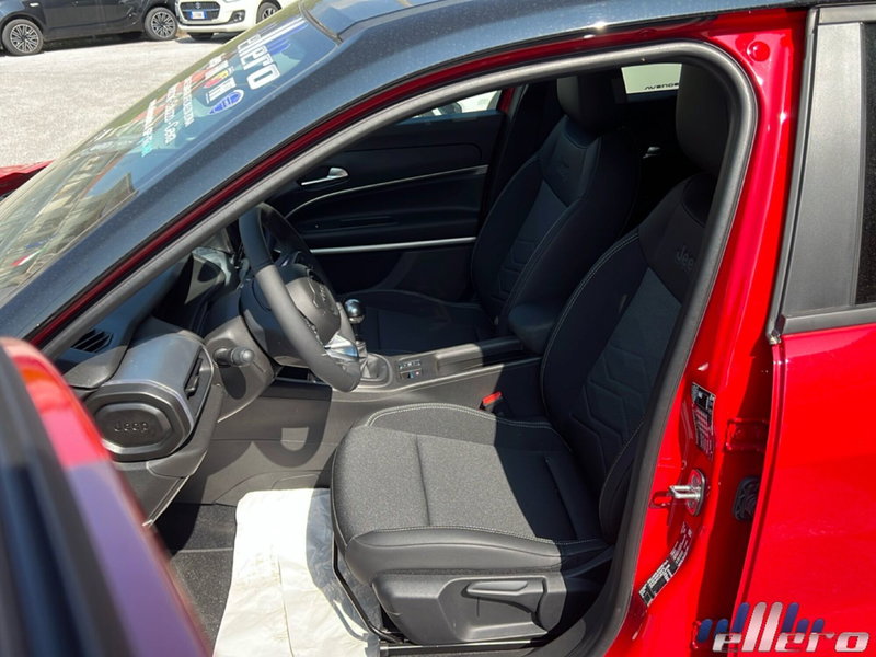 Jeep Avenger nuova a Cuneo (17)