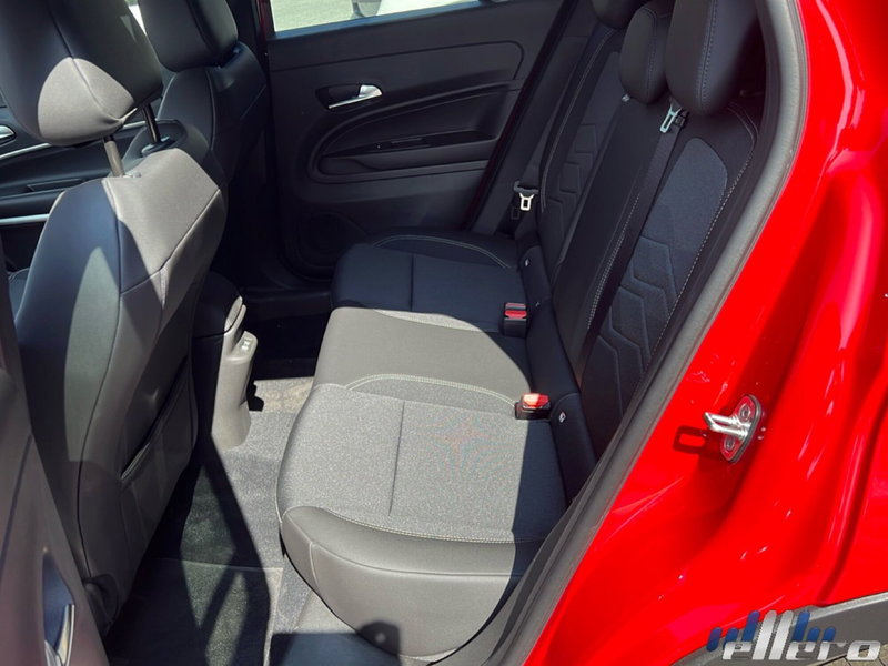 Jeep Avenger nuova a Cuneo (18)