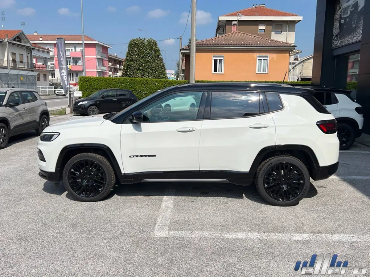 Jeep Compass nuova a Cuneo (8)