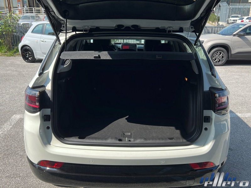 Jeep Compass nuova a Cuneo (9)