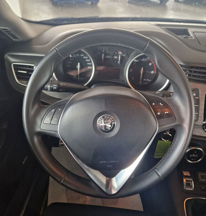 Alfa Romeo Giulietta usata a Terni (12)