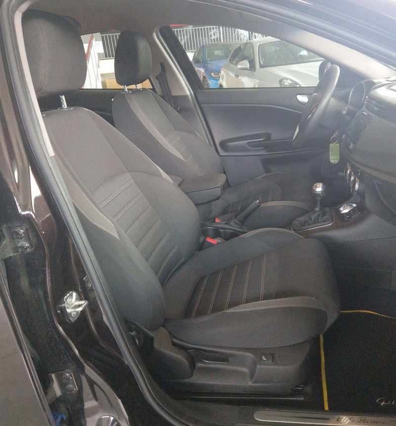 Alfa Romeo Giulietta usata a Terni (8)