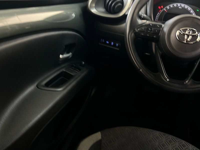 Toyota Aygo X usata a Roma (13)