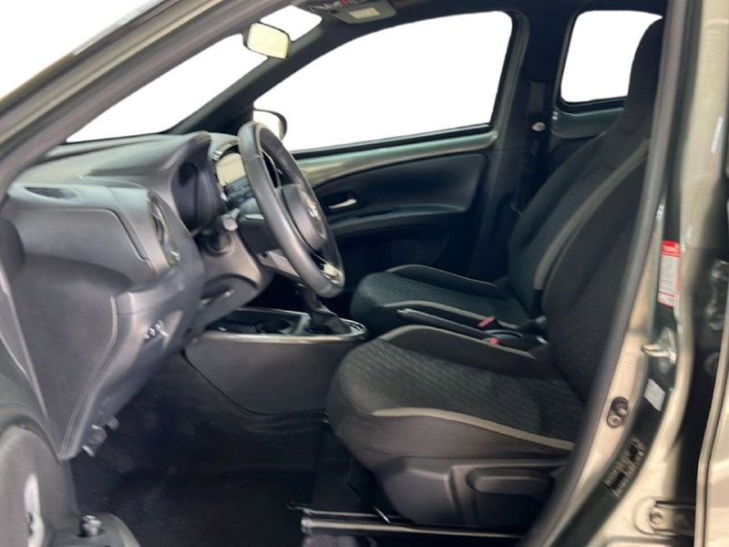 Toyota Aygo X usata a Roma (14)