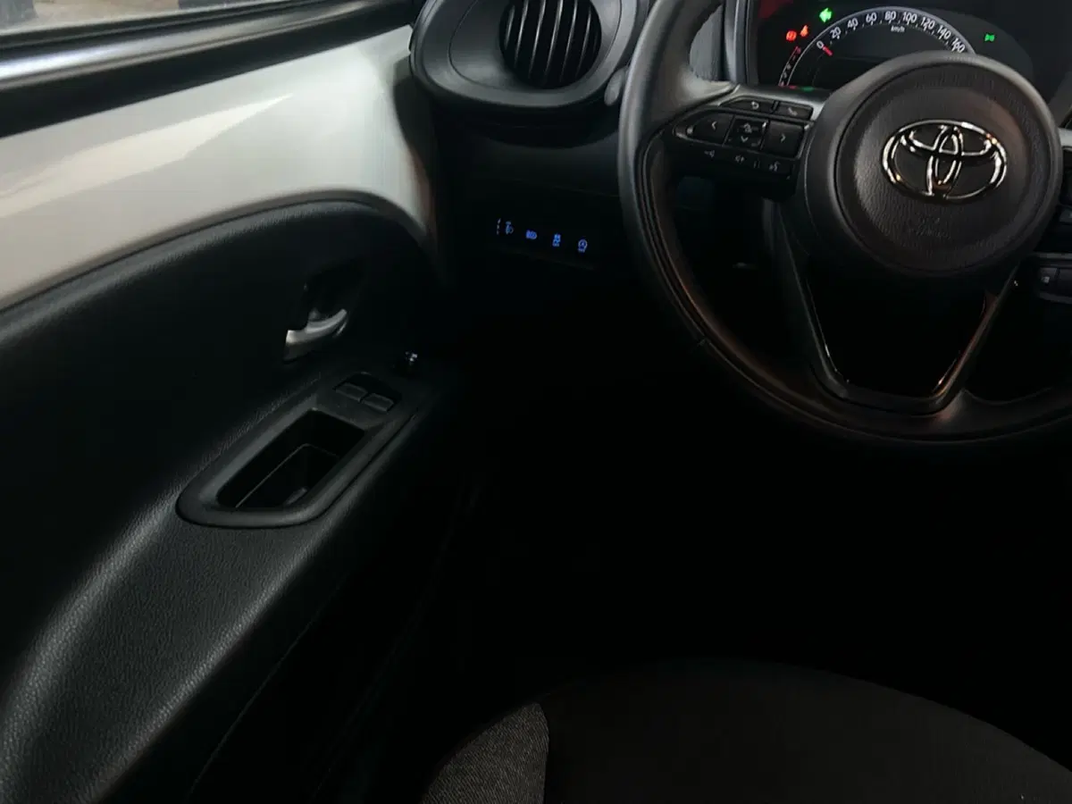 Toyota Aygo X usata a Roma (11)