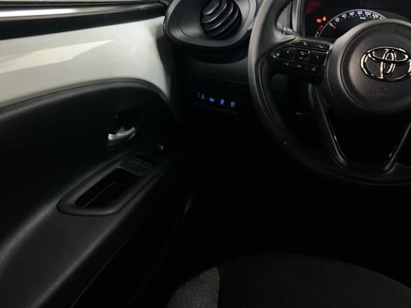 Toyota Aygo X usata a Roma (13)