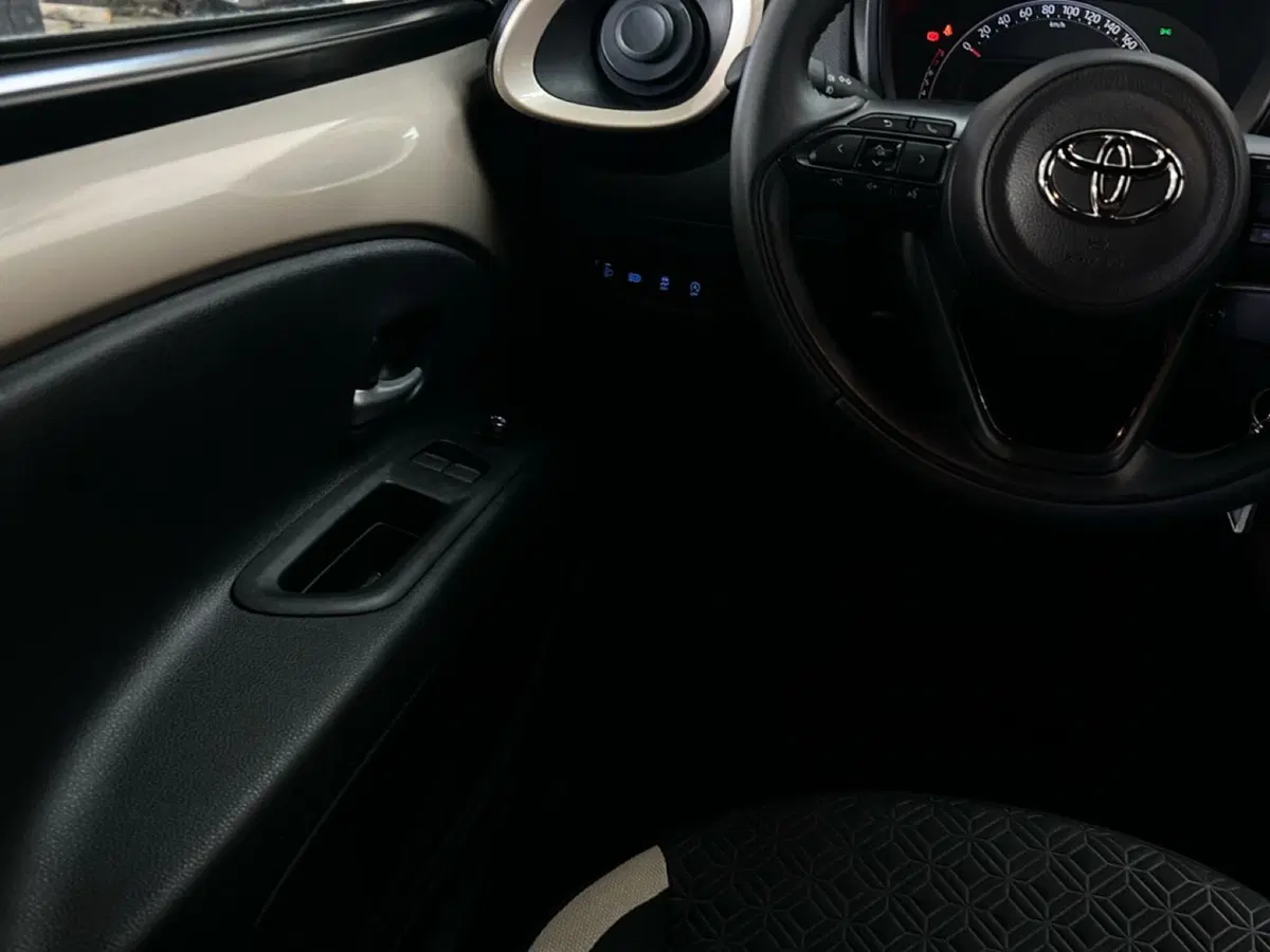 Toyota Aygo X usata a Roma (13)