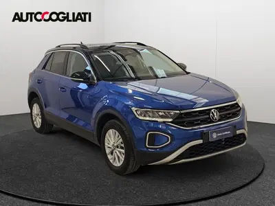 Volkswagen T-Roc 1.0 TSI Life del 2022 usata a Merate