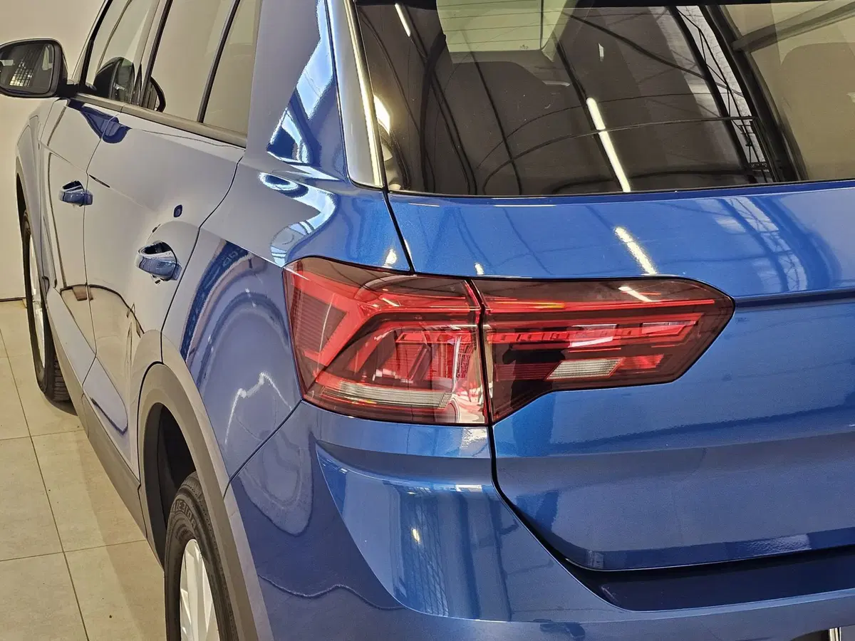 Volkswagen T-Roc usata a Lecco (16)