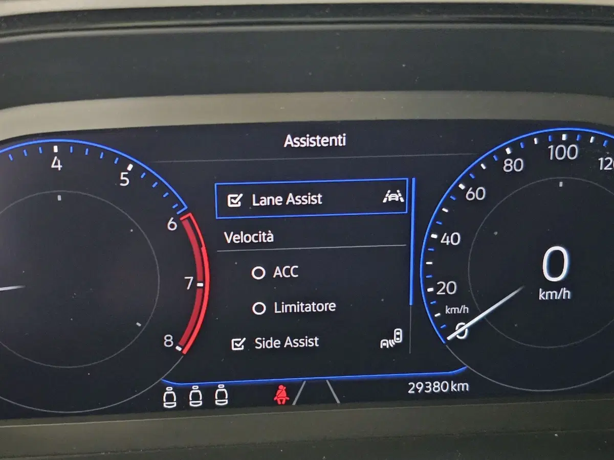 Volkswagen T-Roc usata a Lecco (18)
