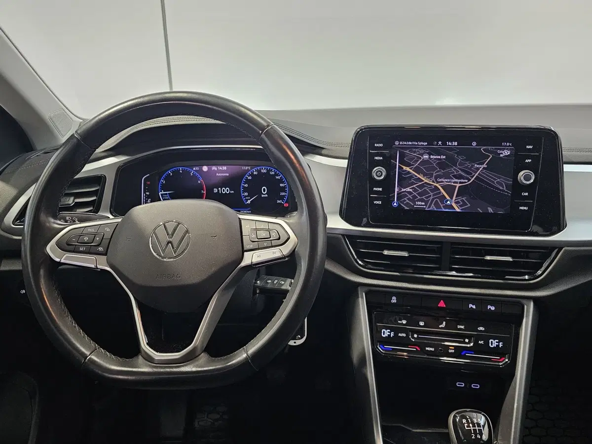Volkswagen T-Roc usata a Lecco (6)