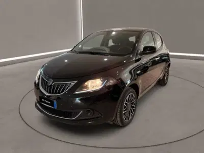 Lancia Ypsilon 1.0 FireFly 5 porte S&amp;S Hybrid Ecochic Silver del 2024 usata a Caltanissetta
