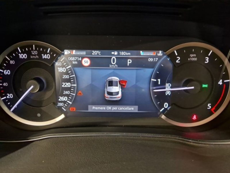 Jaguar E-Pace usata a Livorno (11)