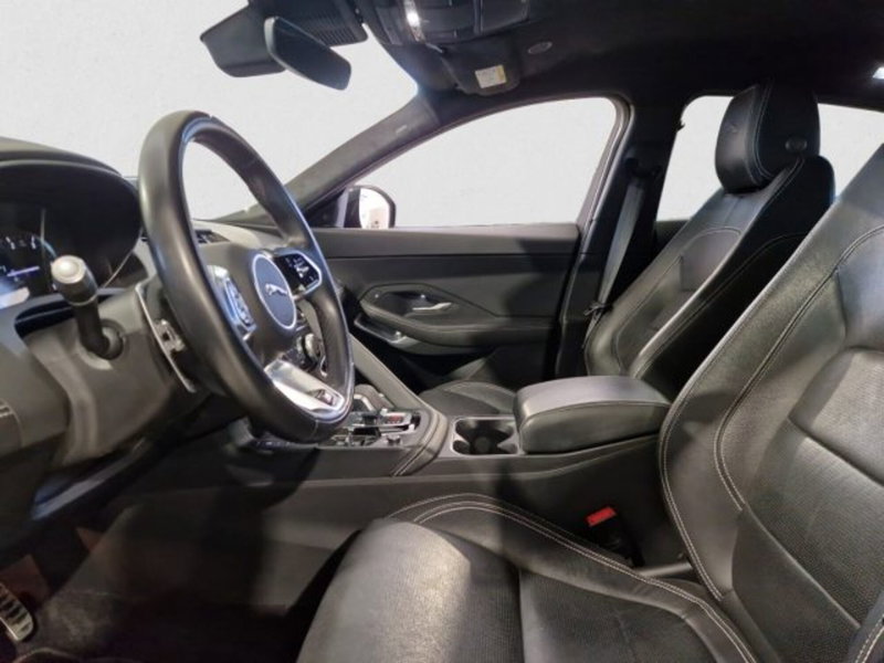 Jaguar E-Pace usata a Livorno (14)