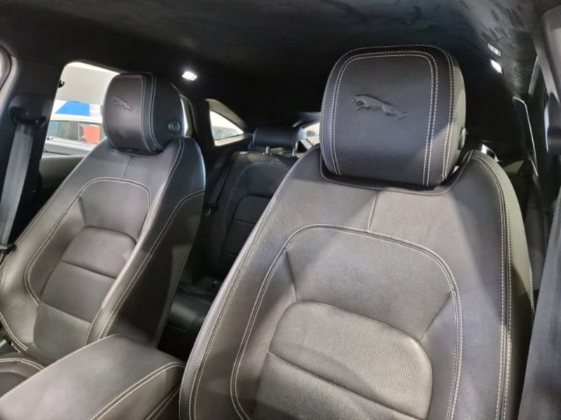 Jaguar E-Pace usata a Livorno (15)