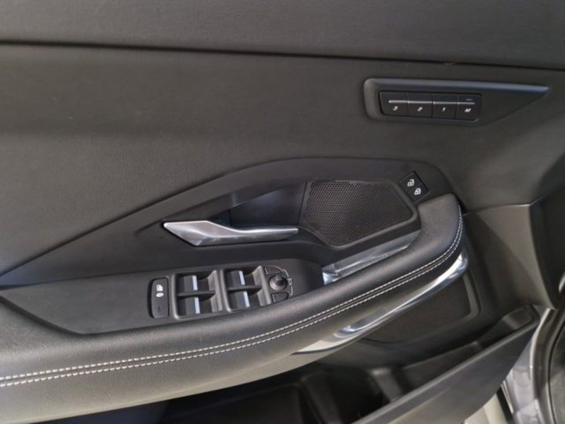 Jaguar E-Pace usata a Livorno (19)