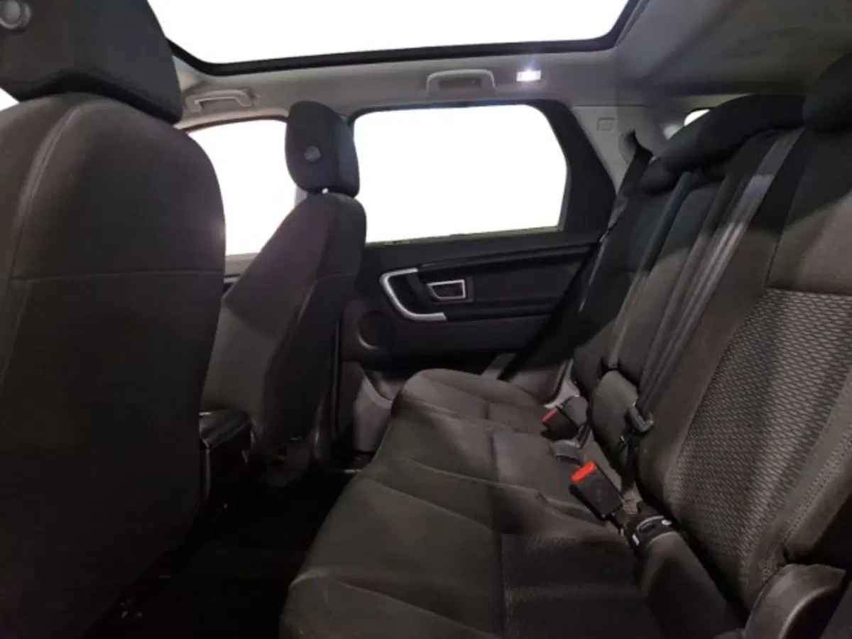 Land Rover Discovery Sport usata a Livorno (17)