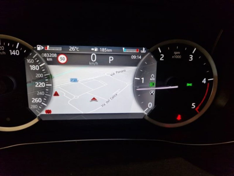 Jaguar E-Pace usata a Livorno (12)