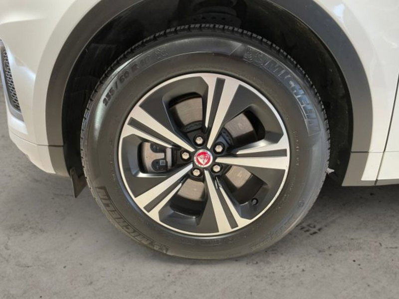 Jaguar E-Pace usata a Livorno (11)