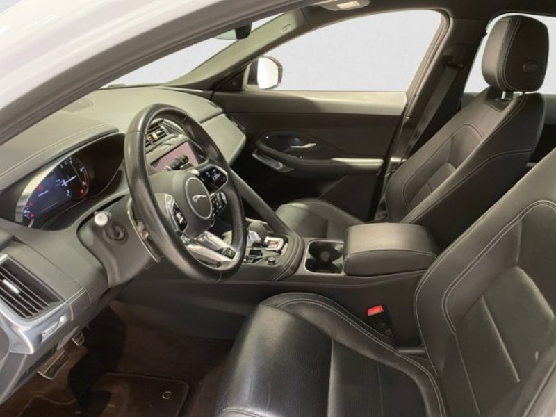Jaguar E-Pace usata a Livorno (14)