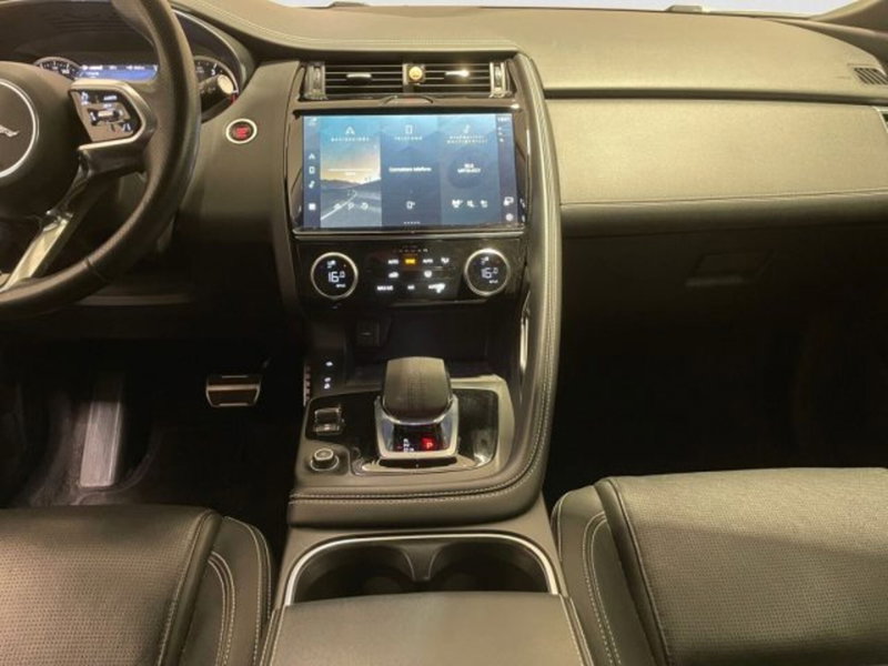 Jaguar E-Pace usata a Livorno (15)