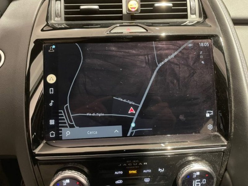 Jaguar E-Pace usata a Livorno (19)