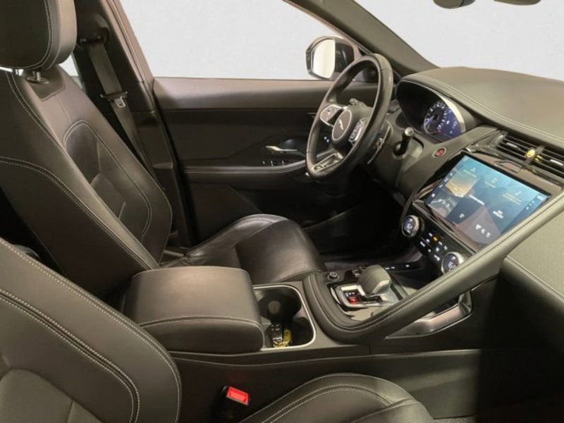 Jaguar E-Pace usata a Livorno (5)