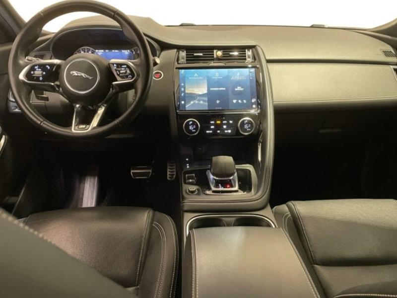 Jaguar E-Pace usata a Livorno (6)
