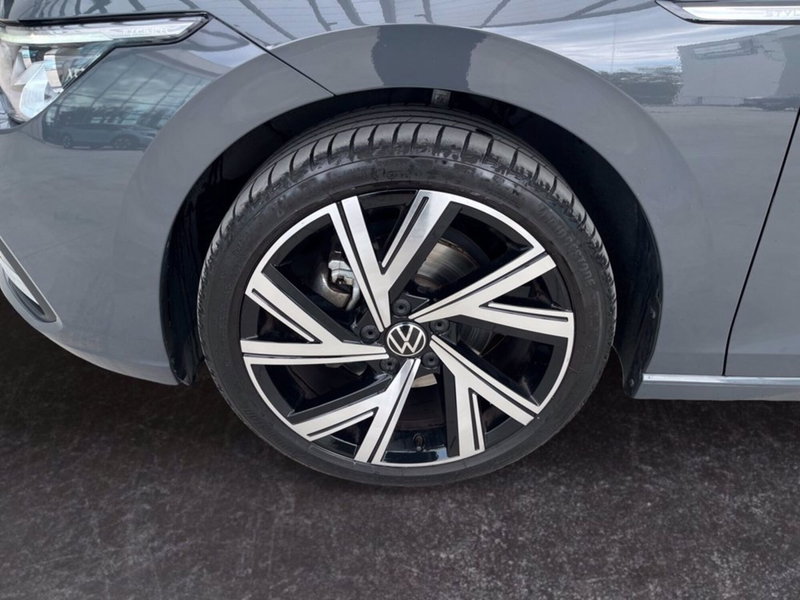 Volkswagen Golf Variant usata a Milano (9)