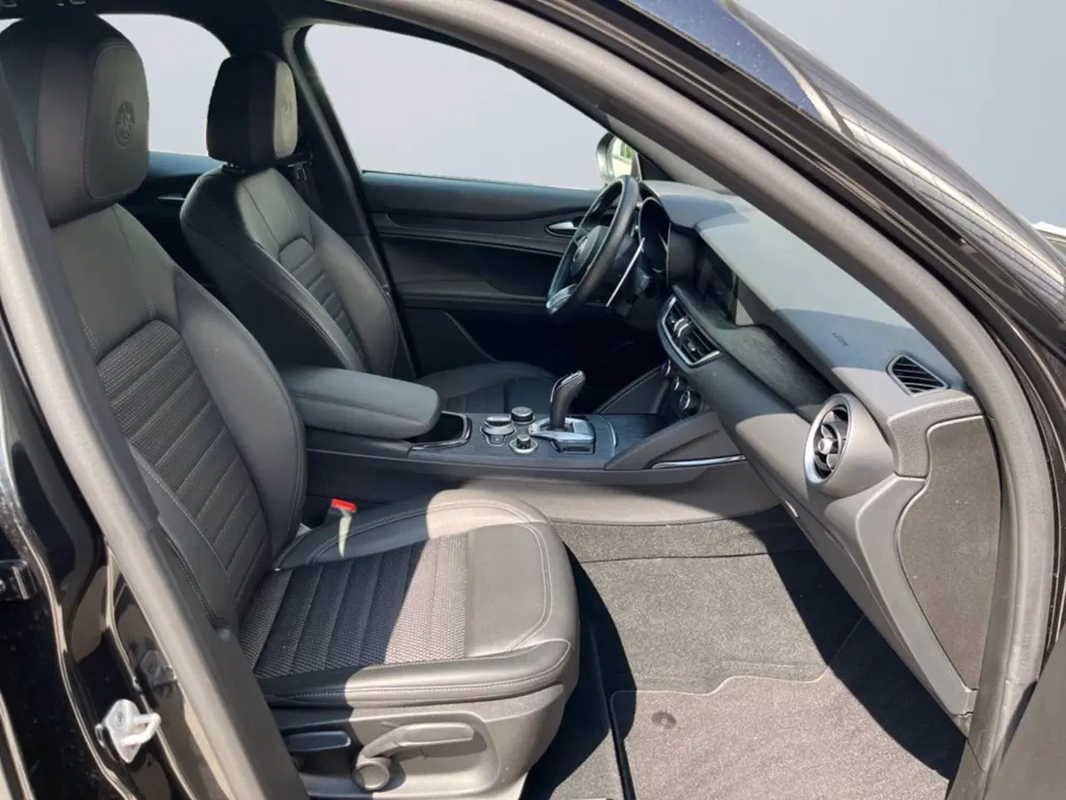 Alfa Romeo Stelvio usata a Milano (16)