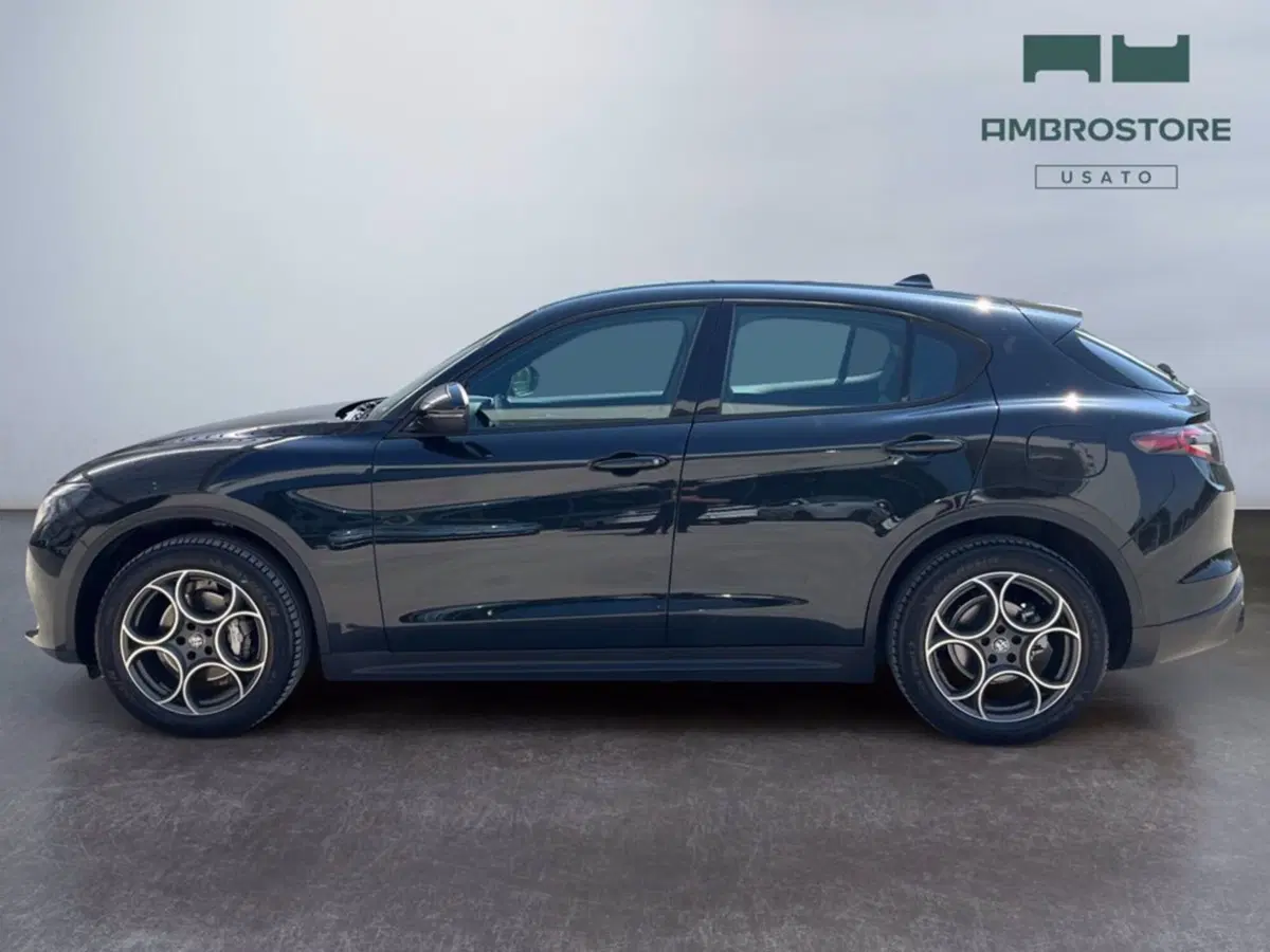 Alfa Romeo Stelvio usata a Milano (2)
