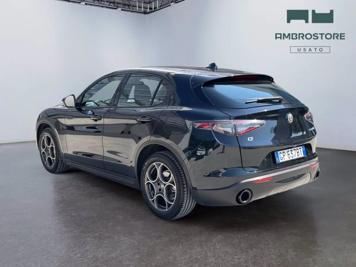 Alfa Romeo Stelvio usata a Milano (3)