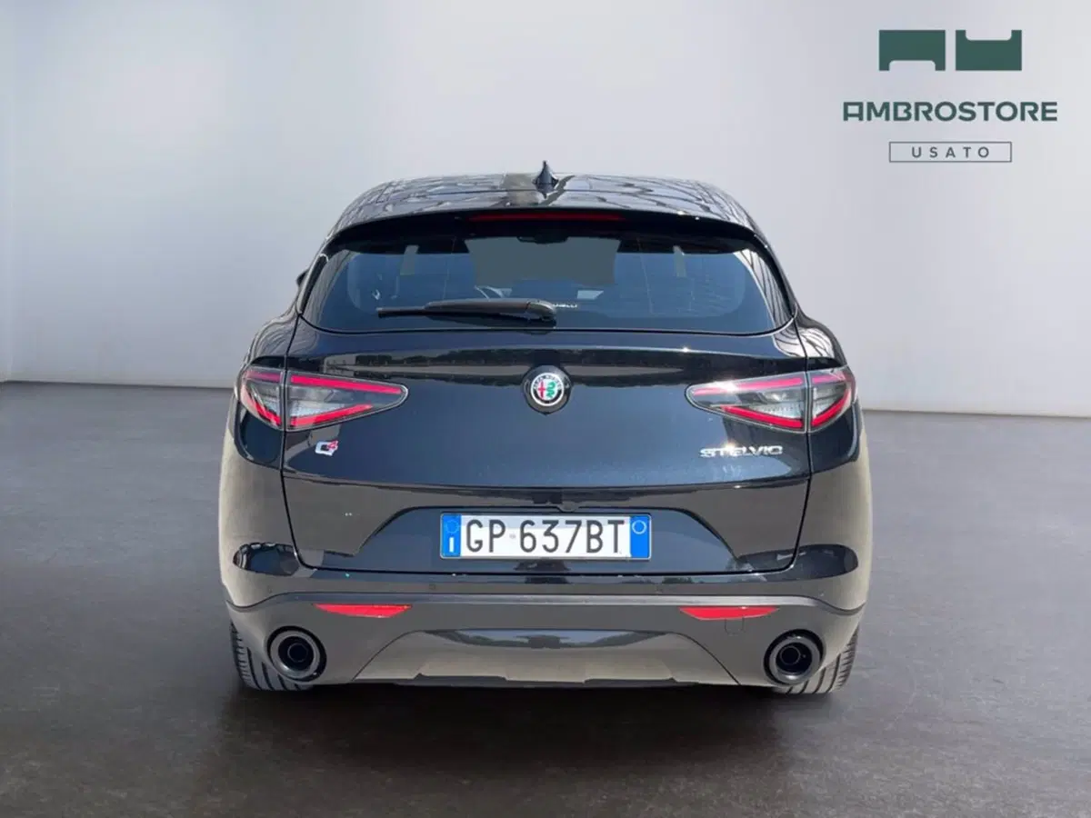 Alfa Romeo Stelvio usata a Milano (4)