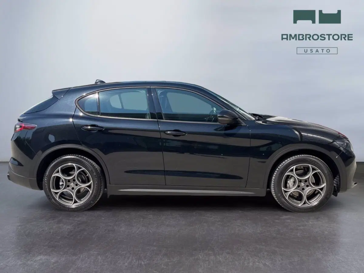 Alfa Romeo Stelvio usata a Milano (6)