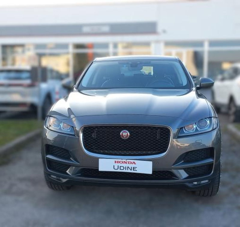 Jaguar F-Pace usata a Udine (3)
