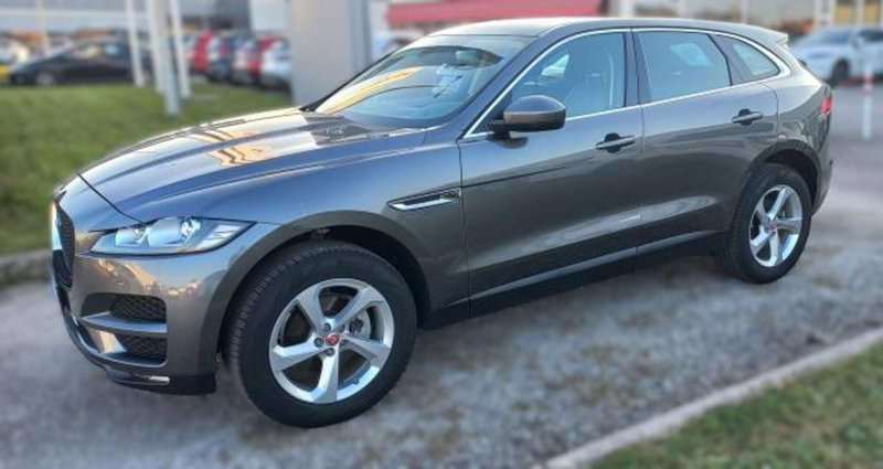 Jaguar F-Pace usata a Udine (4)