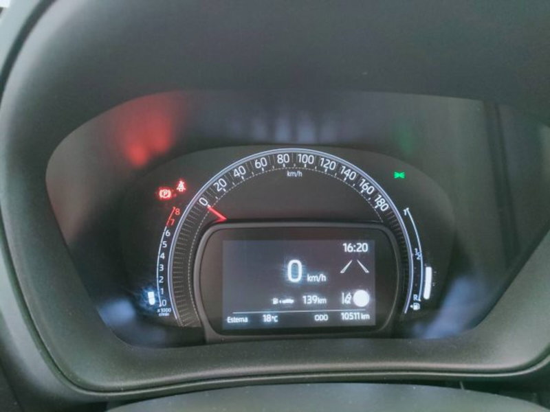 Toyota Aygo X usata a Teramo (18)