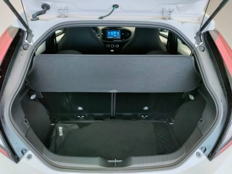Toyota Aygo X usata a Teramo (9)