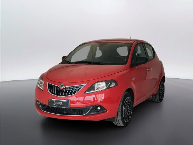 Lancia Ypsilon usata a Teramo