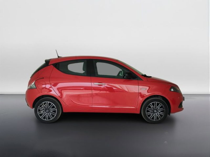 Lancia Ypsilon usata a Teramo (4)
