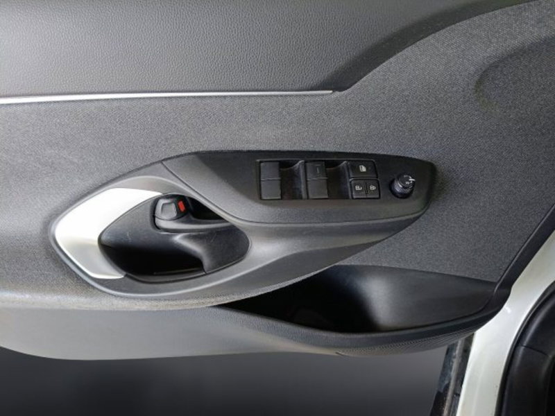 Toyota Yaris Cross usata a Teramo (17)