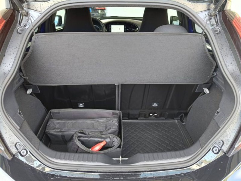 Toyota Aygo X usata a Teramo (18)