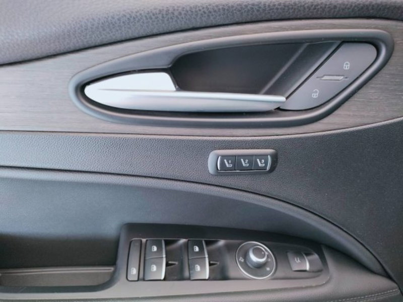 Alfa Romeo Stelvio usata a Teramo (14)