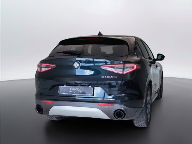 Alfa Romeo Stelvio usata a Teramo (5)